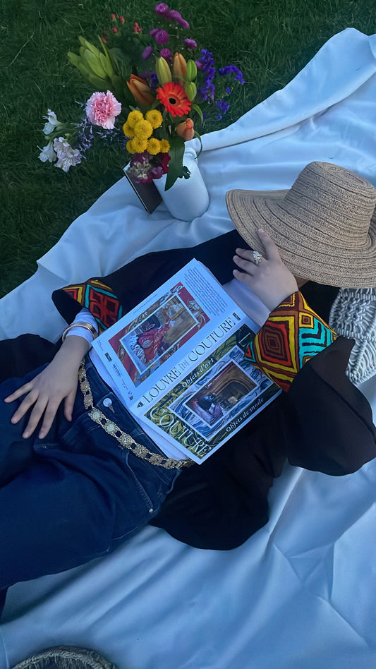 Kimono Eïwa en wax jaune, bleu ,orange  et marron aux formes géométriques 