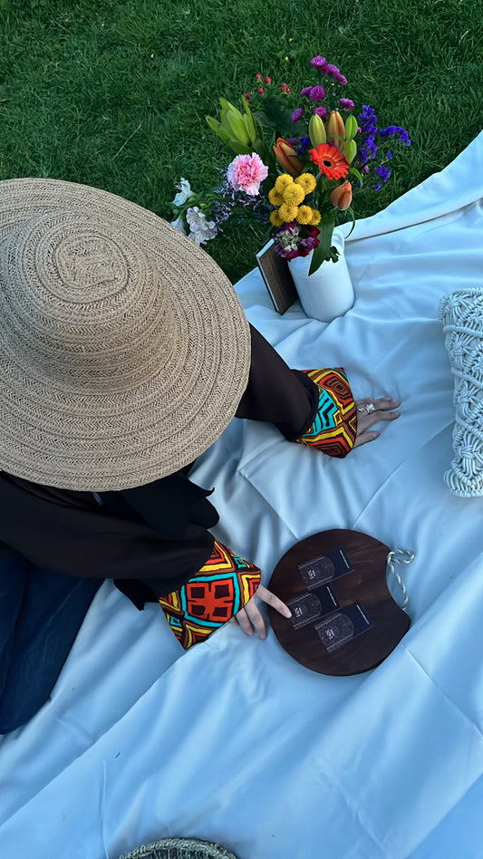 Kimono Eïwa en wax jaune, bleu ,orange  et marron aux formes géométriques 